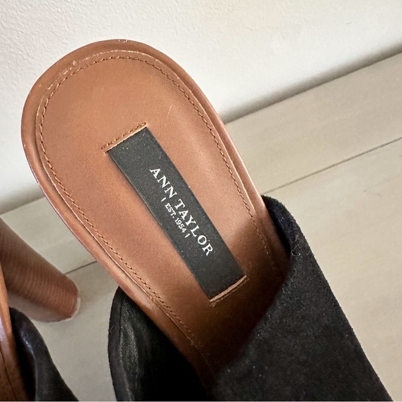 Ann Taylor Black Suede Wooden Lorena Mule Platform Heels sz 8 - Picture 5 of 10